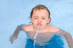 К чему снится плеваться