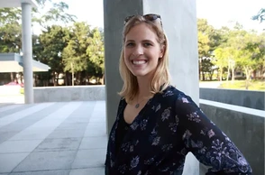 К чему снится иностранец