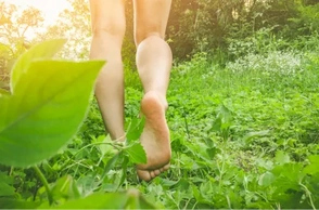 К чему снится идти босиком