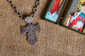 К чему снится серебряный нательный крестик