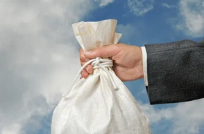 К чему снится занимать деньги во сне