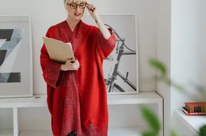 К чему снится красный халат