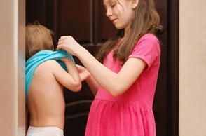 К чему снится одевать маленького ребенка