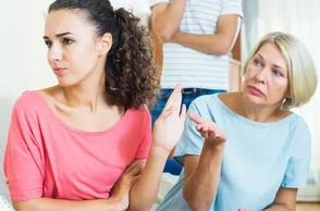 К чему снится ругаться с родственниками